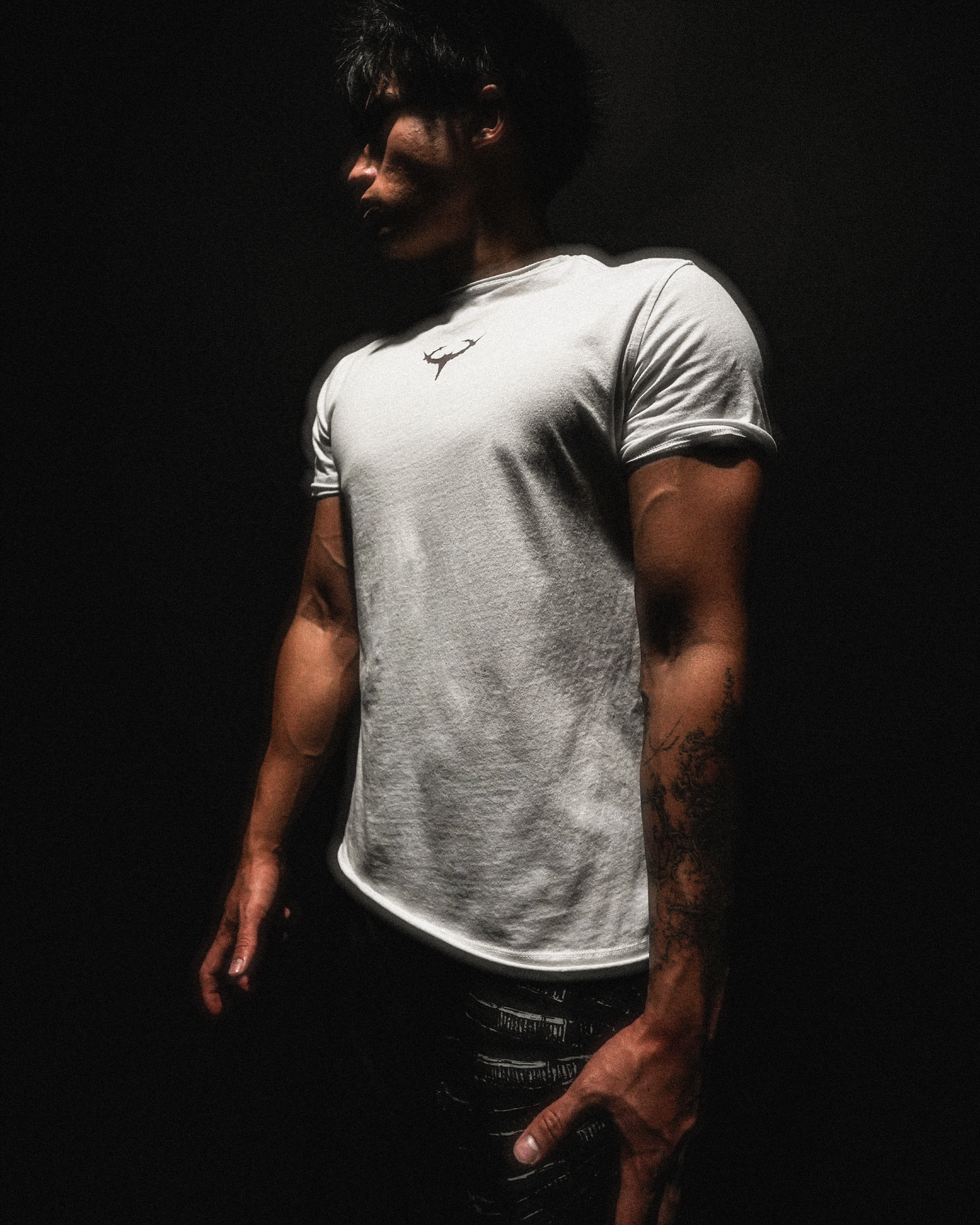 INVICTUS TEE
