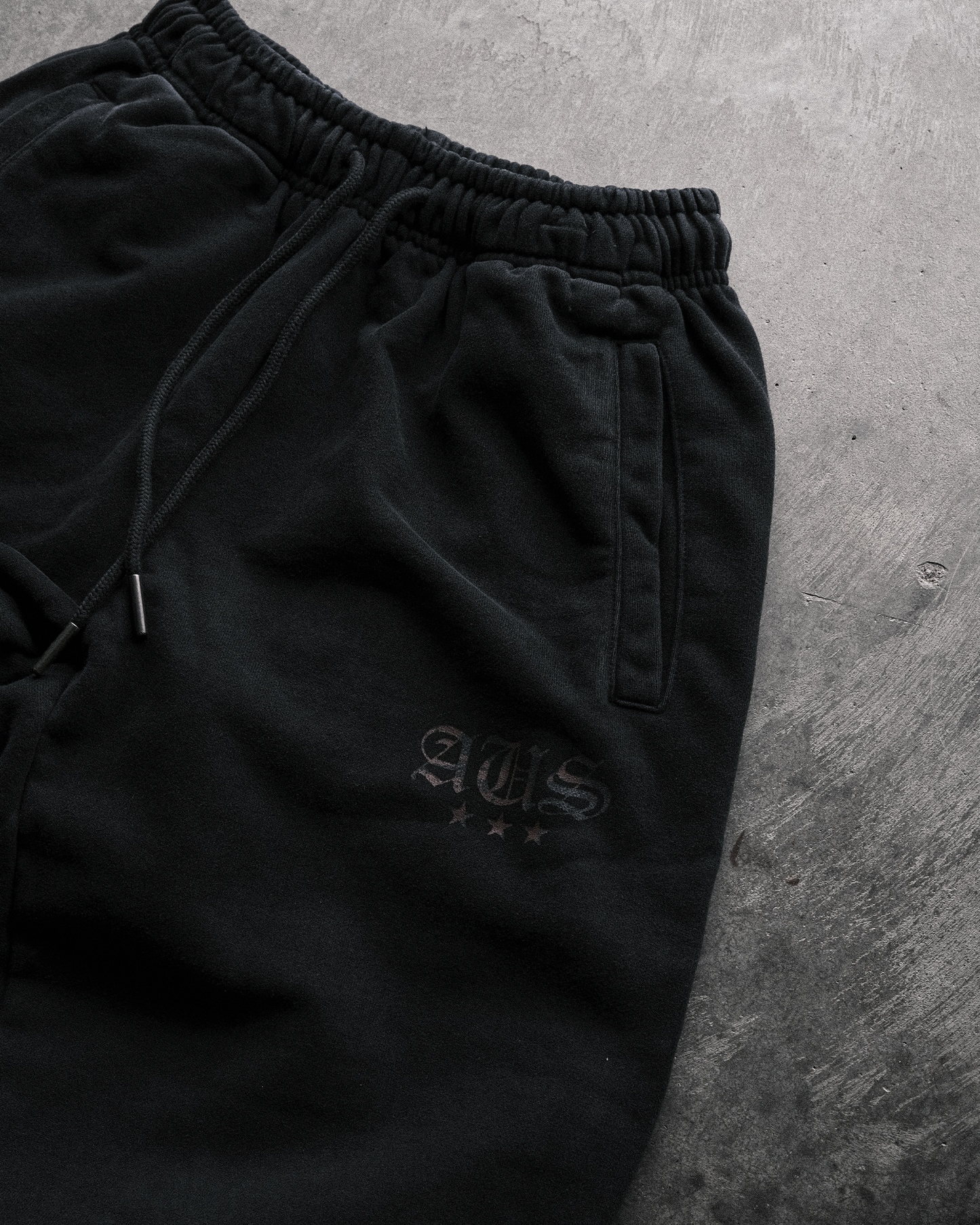 RAVENBORNE SWEATS