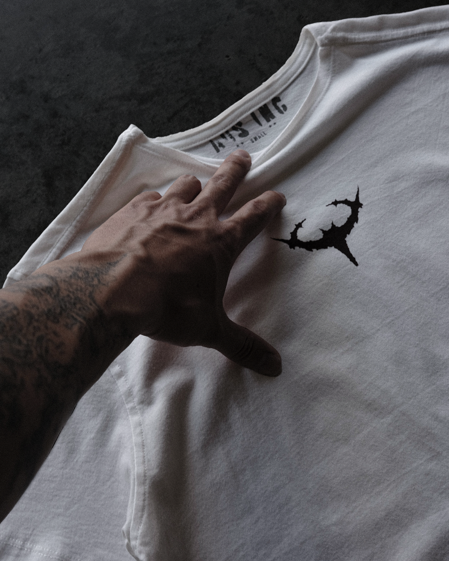 INVICTUS TEE