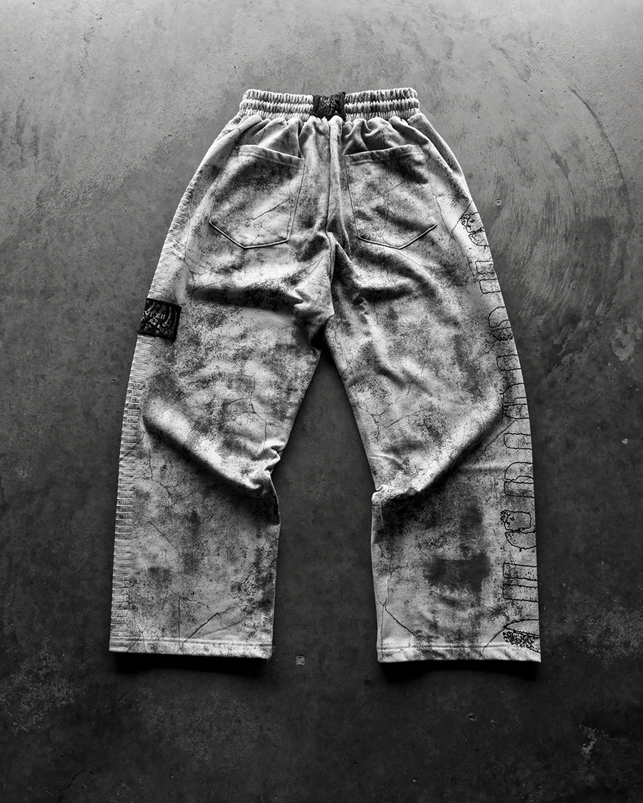 "GHOST" ULTRA BAGGY SWEATS (SLIGHT DEFECT CHECK DESCRIPTION)
