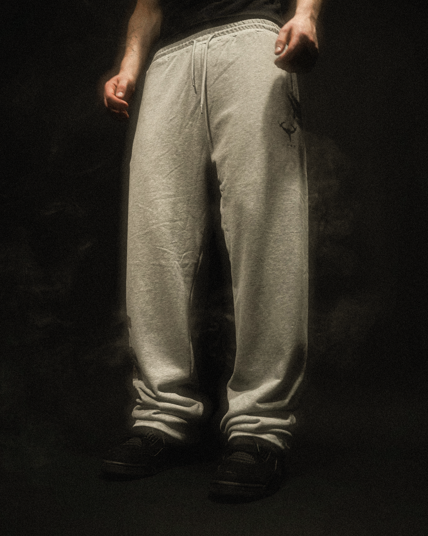 ARCHER SWEATS